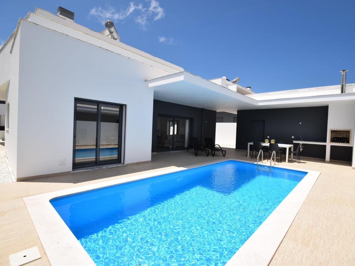 Modern Villa With Private Pool Near The Beautiful Beach Of Foz De Arelho Nadadouro Bilik gambar