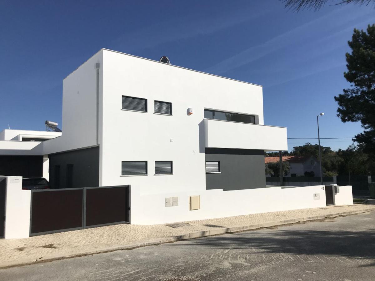 Modern Villa With Private Pool Near The Beautiful Beach Of Foz De Arelho Nadadouro Luaran gambar