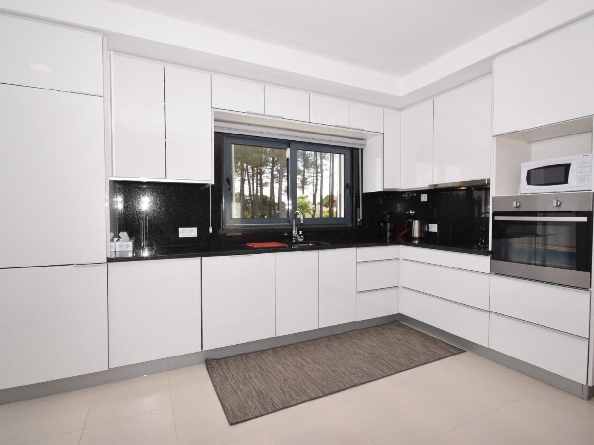 Modern Villa With Private Pool Near The Beautiful Beach Of Foz De Arelho Nadadouro Luaran gambar