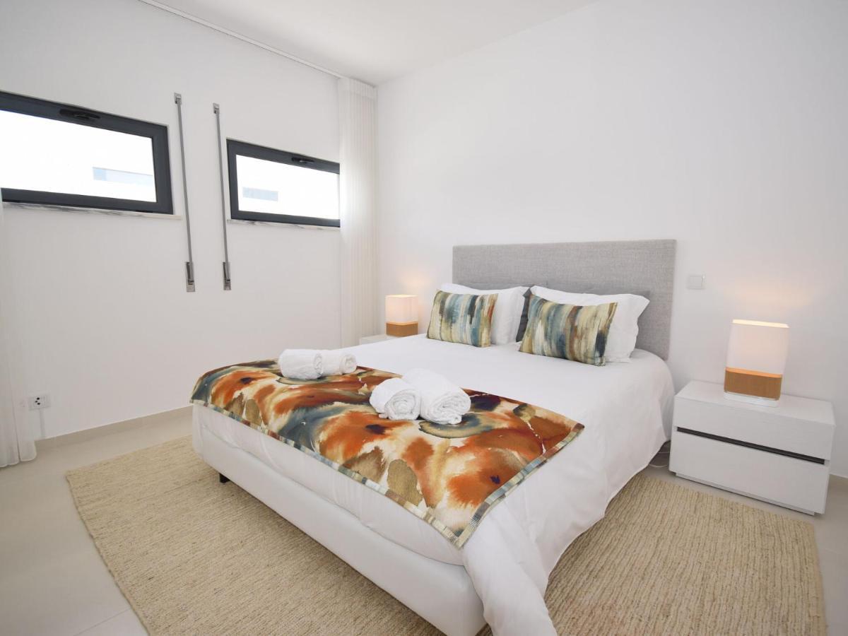 Modern Villa With Private Pool Near The Beautiful Beach Of Foz De Arelho Nadadouro Luaran gambar
